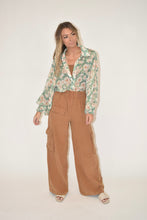 Load image into Gallery viewer, Green Floral Blouse
