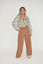 Load image into Gallery viewer, Green Floral Blouse
