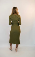 Load image into Gallery viewer, Long Sleeve Sweater Crop Top

