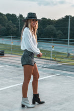 Load image into Gallery viewer, Woven Tweed Shorts
