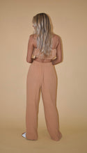 Load image into Gallery viewer, Peanut Butter Linen Blend Bubble Crop Top
