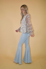Load image into Gallery viewer, Ivory Tiered Sleeve Blouse
