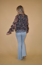 Load image into Gallery viewer, Black Tiered Sleeve Blouse
