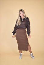 Load image into Gallery viewer, Chocolate Cropped Knit Sweater

