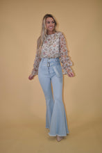 Load image into Gallery viewer, Ivory Tiered Sleeve Blouse
