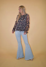 Load image into Gallery viewer, Black Tiered Sleeve Blouse
