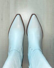 Load image into Gallery viewer, Matisse White Agency Western Boots
