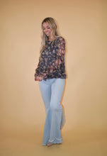 Load image into Gallery viewer, Black Tiered Sleeve Blouse
