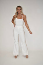 Load image into Gallery viewer, women&#39;s clothing boutique, women&#39;s online clothing boutique, women&#39;s spring fashion, spring style, spring outfit, summer outfit, white denim
