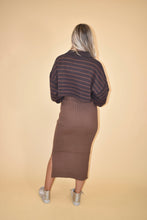 Load image into Gallery viewer, Chocolate Cropped Knit Sweater
