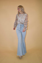 Load image into Gallery viewer, Ivory Tiered Sleeve Blouse

