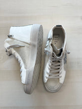 Load image into Gallery viewer, SHU SHOP White Passion Sneakers
