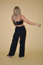 Load image into Gallery viewer, Black Linen Blend Bubble Crop Top
