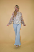 Load image into Gallery viewer, Ivory Tiered Sleeve Blouse
